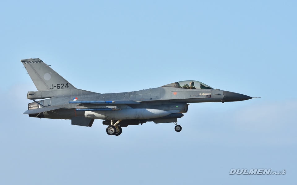 F-16AM J-624 322sqn